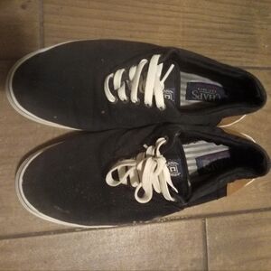 Chaps Men's Sneakers in Black and White